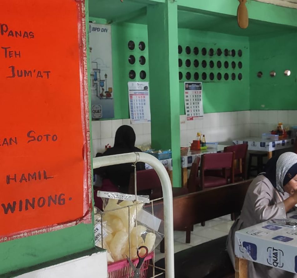 Gratis Makan Soto Tiap Hari Untuk Ibu Hamil