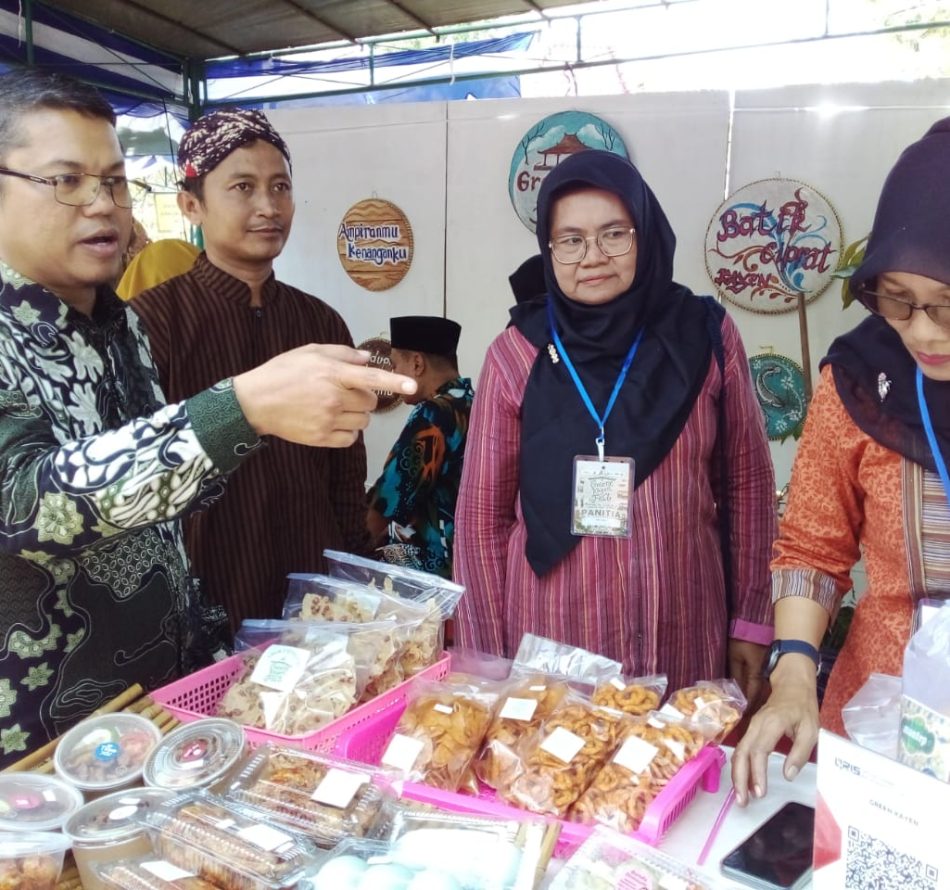 Puluhan Stan UMKM Ramaikan Green Kayen Fest 2025