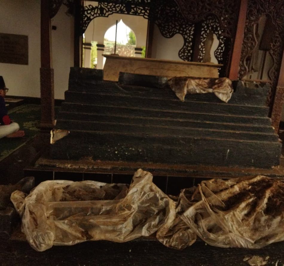 Ironi Makam Ronggowarsito, Dihujani Kotoran Hewan di Tengah Renovasi yang Belum Ada Kelanjutan