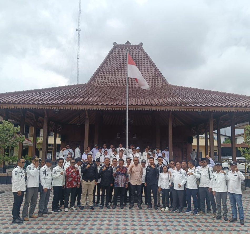 Perbekel dan Lurah se-Kabupaten Bangli Study Komperatif di Kalurahan Condongcatur