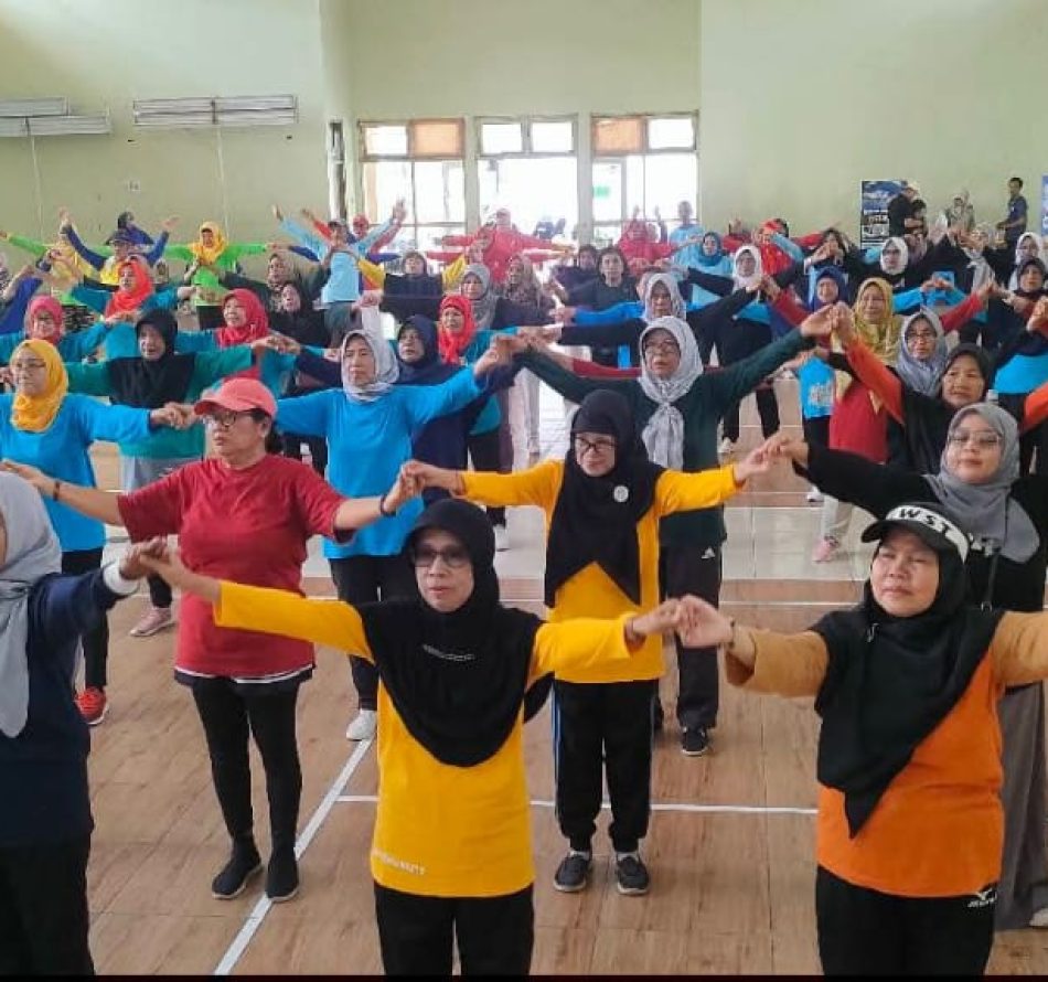 Tingkatkan dan Jaga Kesehatan Lansia, Condongcatur Gelar Senam Lansia