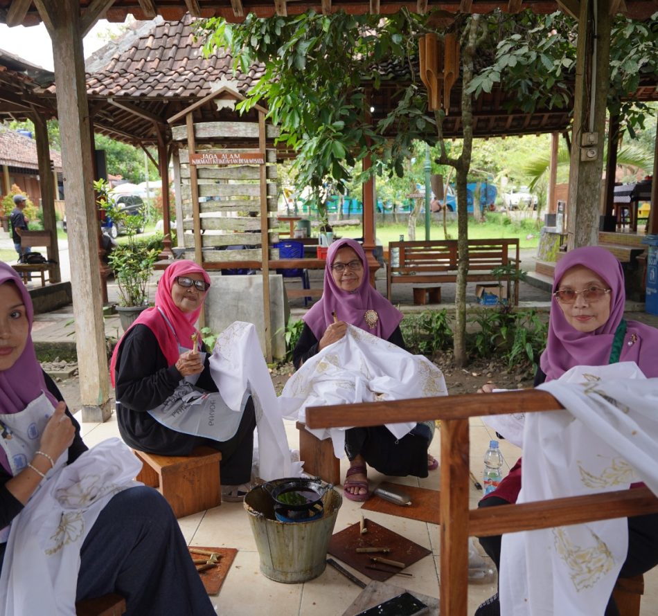 Pemkal Condongcatur Gelar Pelatihan Multimedia dan Membatik
