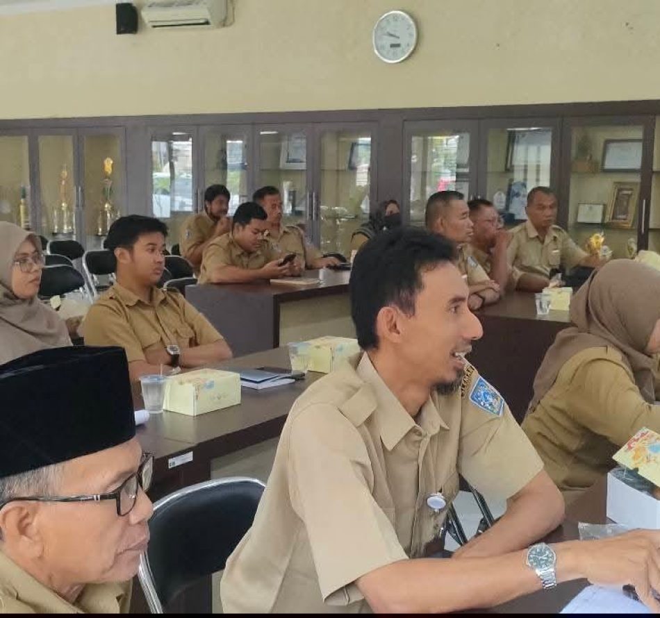 Pamong Kalurahan Condongcatur Ikuti Sosialisasi KUHP Terbaru