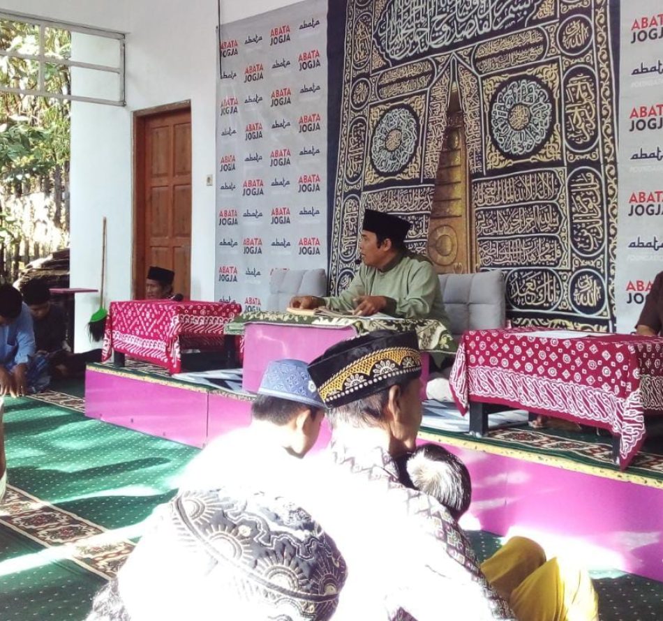 Hadiri Kajian di Majelis Abata Jogja, Jamaah Antusias Kebagian Voucher Belanja di Pasar Bahagia