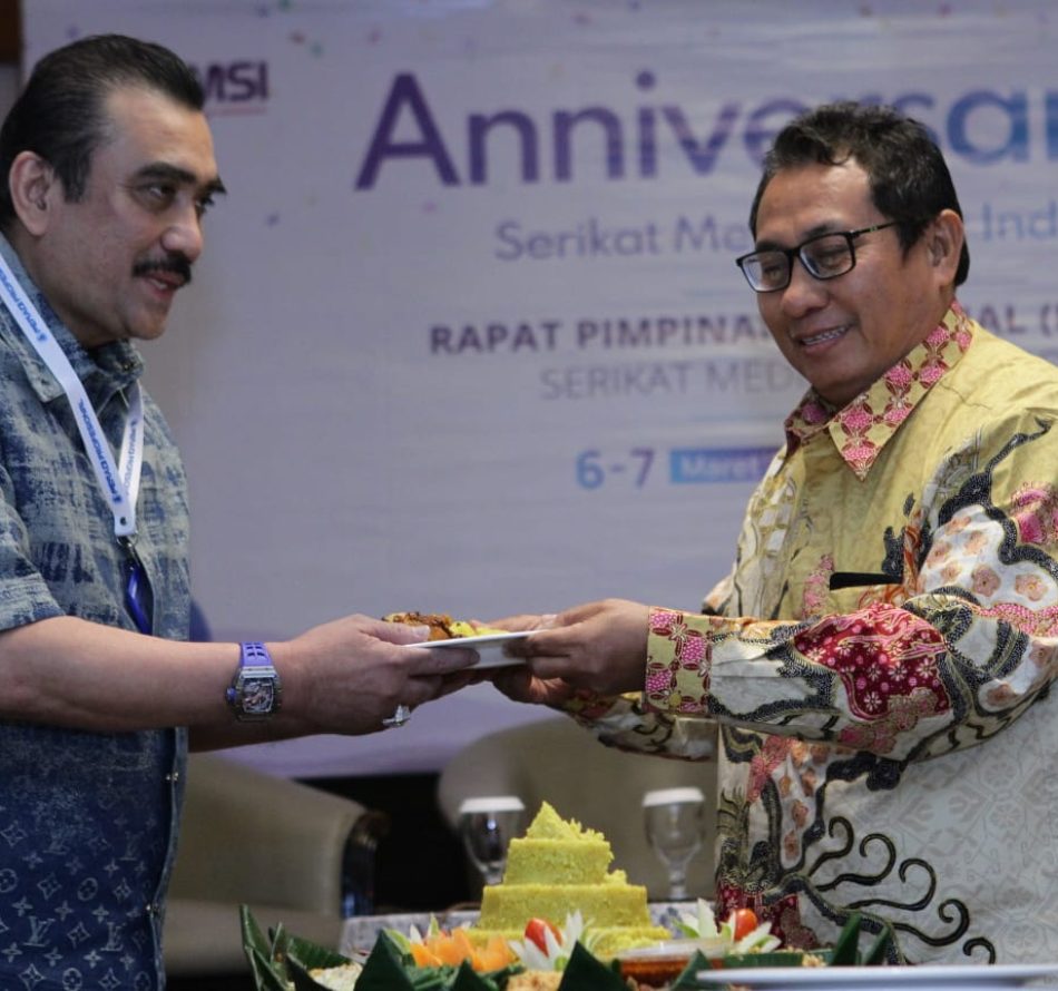 Peringatan HUT ke-9 SMSI di Jakarta Berlangsung Khidmat, Prosesi Pemotongan Tumpeng Jadi Momentum Kebersamaan