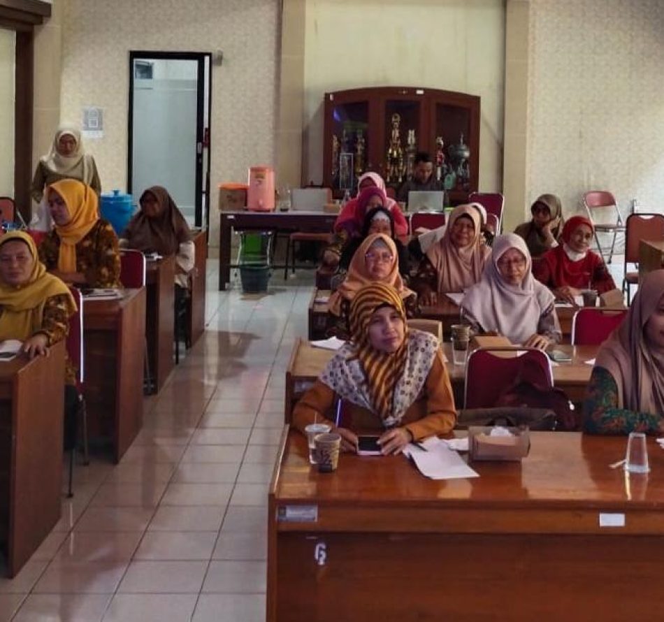 Ketua Asosiasi Pokdakan Kulonprogo Sarankan Ibu-ibu Pembudidaya Ikan Bangun Kolam Tersentral