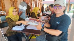 Jaga Kekompakan, 828 Calon Pengurus RT/RW di Condongcatur Terima Seragam Lurik dan ATK