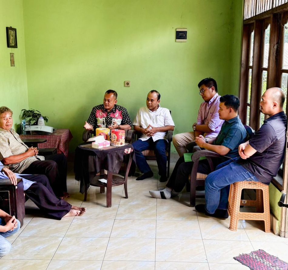 Aksi Humanis Dirut PT Taru Martani, Jenguk Karyawan Sakit dan Pastikan Hak Terpenuhi
