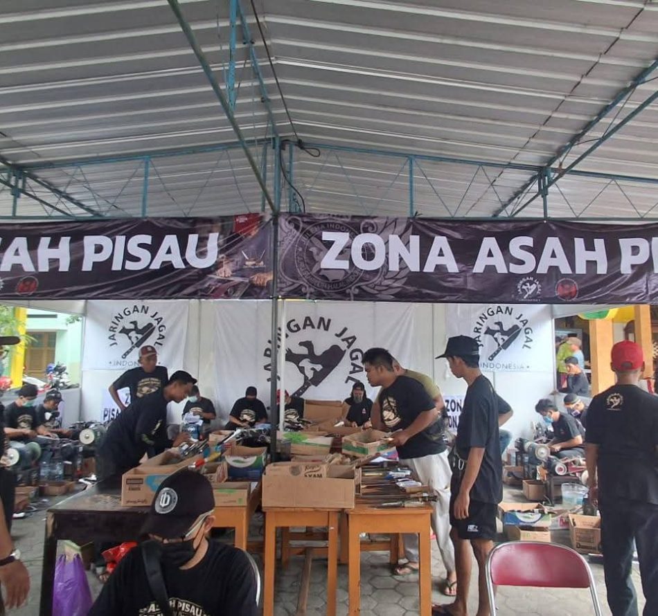 Pelatihan Asah Bilah dan Manajemen Kurban di Babadan Baru, 1.300 Pisau Diasah Gratis