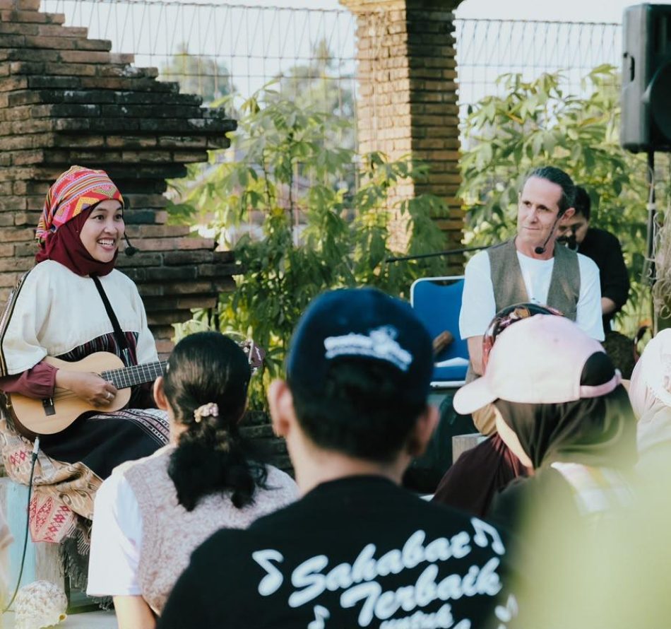 Padukan Unsur Teater, Musik, dan Storytelling, Pendongeng Rona dan Roy Sampaikan Cerita Rakyat Tentang Alam, Manusia, dan Cinta