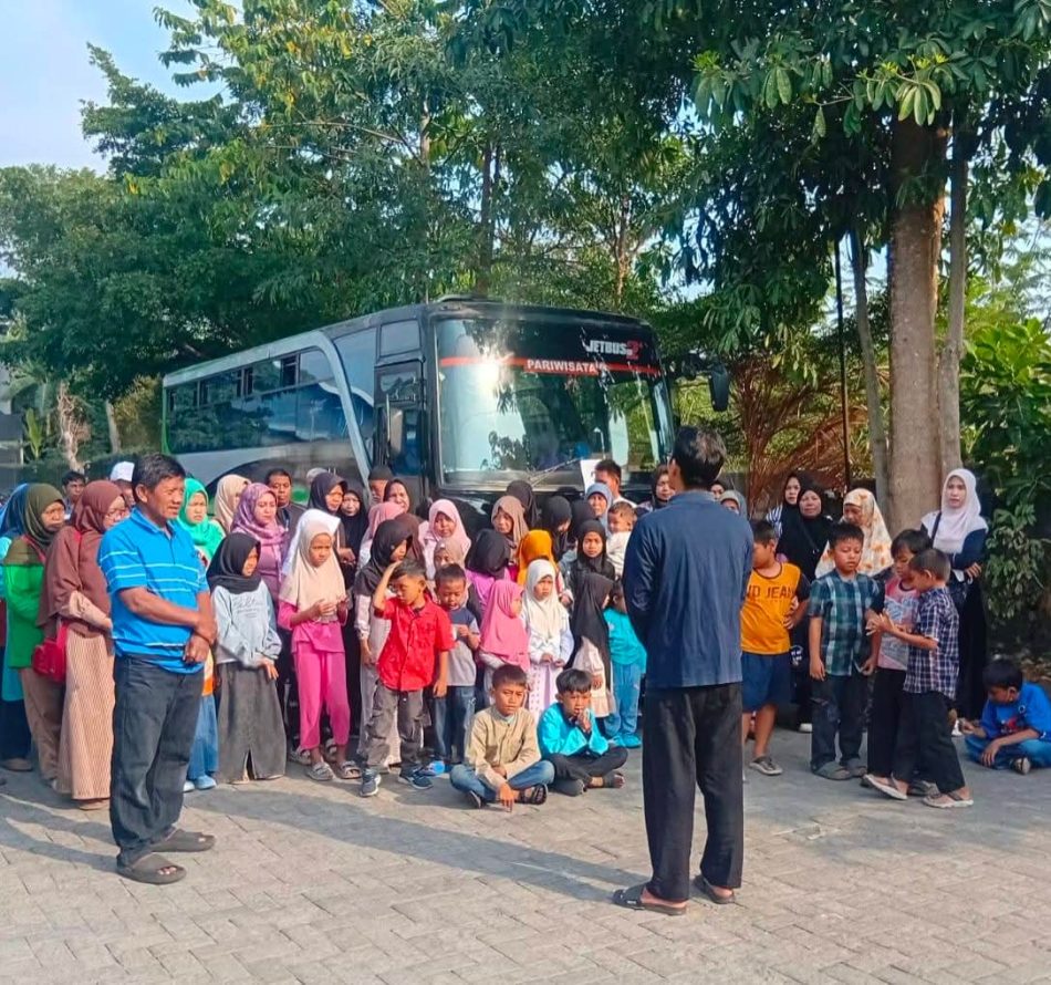 Santri TPA Nurul Hidayah Kayen Ikuti Rihlah Edukatif dan Wisata Religi ke Magelang