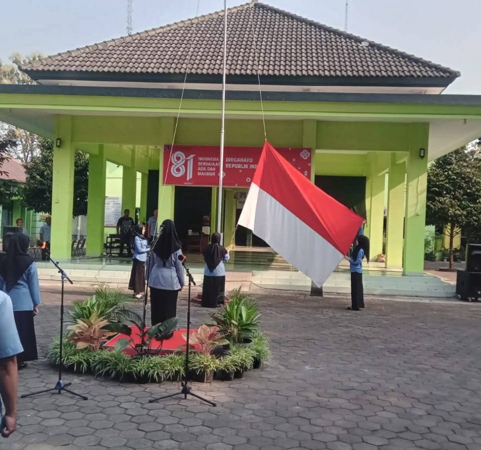Nakes Jadi Petugas Upacara di Kapanewon Depok